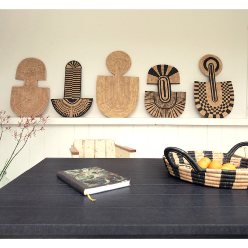 Handwoven Abstract Wall Mask – African-Inspired Organic Palm Decor