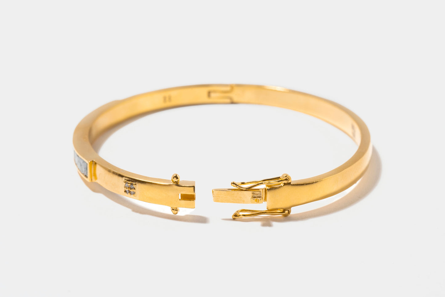 Hapur Clasp Gold Vermeil Bangle Bracelet Raw Diamonds and Resin Detail
