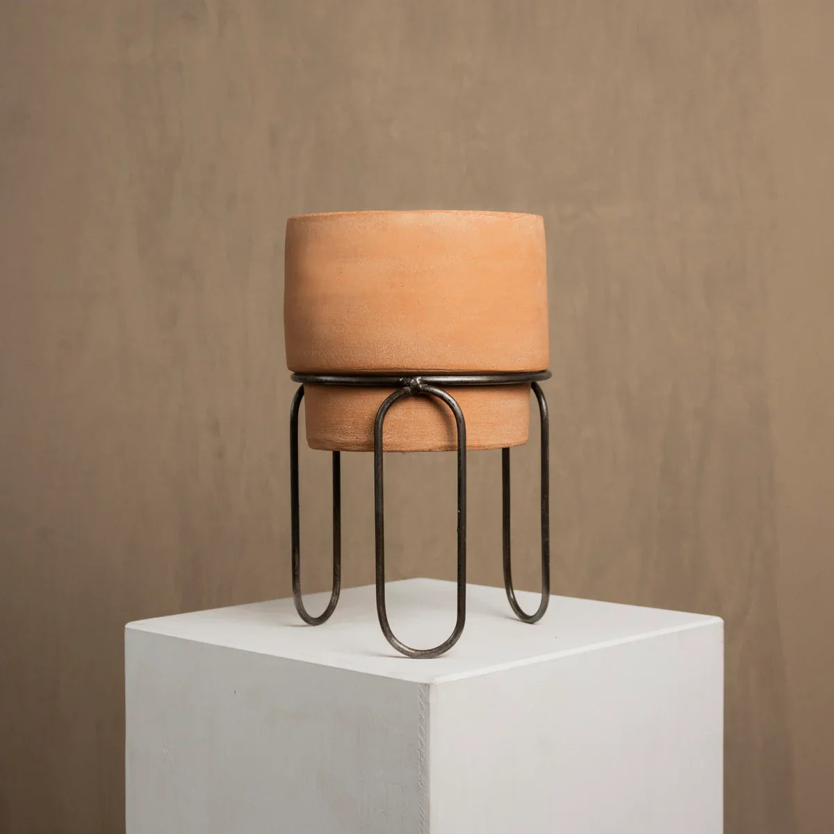 Jaro Medium Terracotta Planter – Handcrafted Artisan Pot Decor