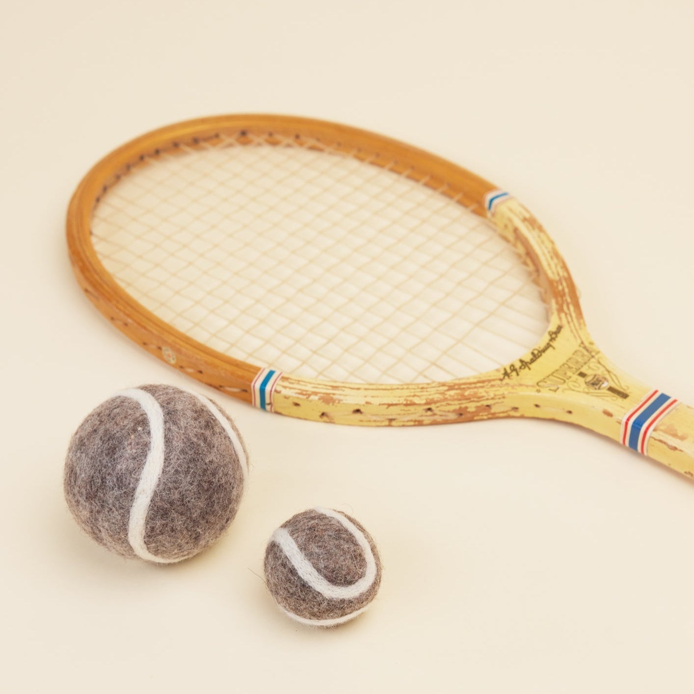 Eco-Friendly Wool Tennis Ball – Safe Fetch Toy for Pets