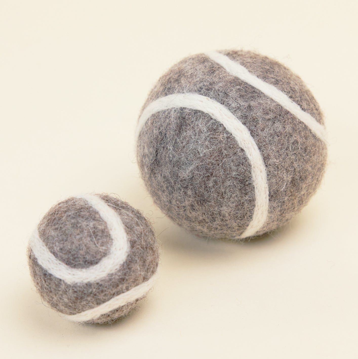 Eco-Friendly Wool Tennis Ball – Safe Fetch Toy for Pets