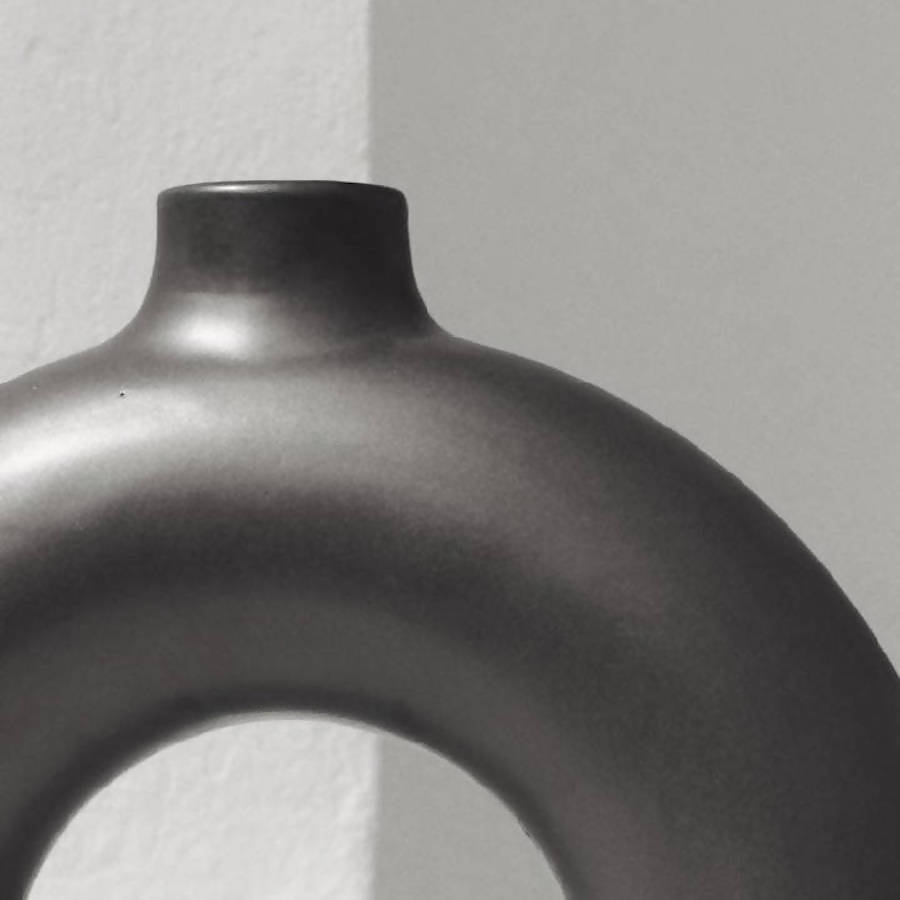 Half Polo Sculptural Vase – Modern Minimalist Ceramic Home Decor