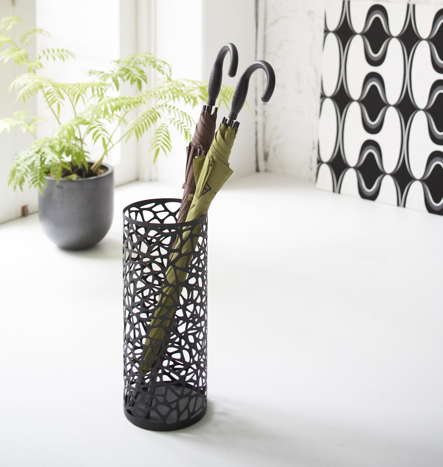Round Powder-Coated Steel Umbrella Stand — White/Black