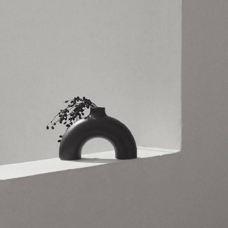 Half Polo Sculptural Vase – Modern Minimalist Ceramic Home Decor