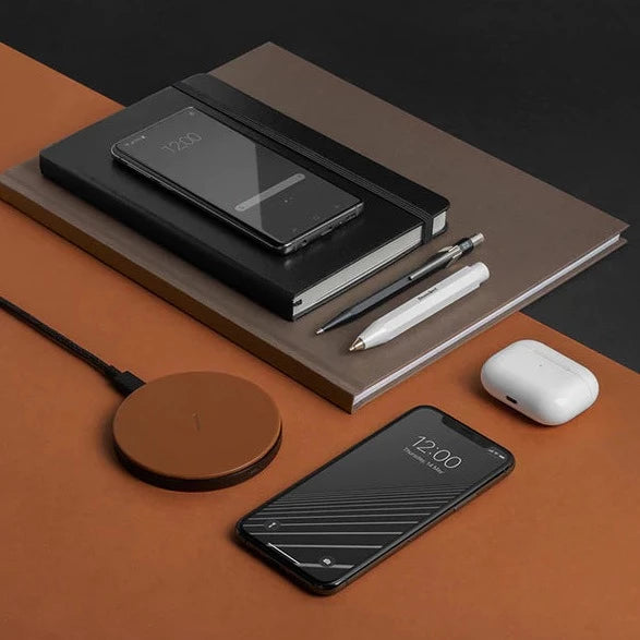Native Union Classic Leather Drop Charger – Wireless & Timeless Style
